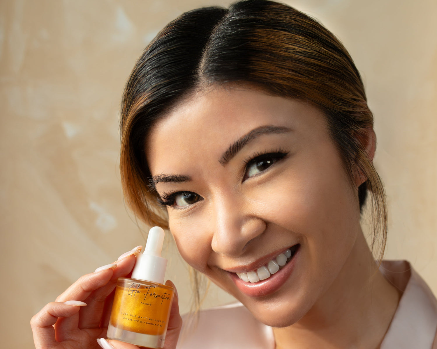 Simplifies your routine one step to glow